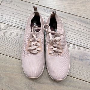 Women Mark Nadine Pink Sneaker in size US 6.5